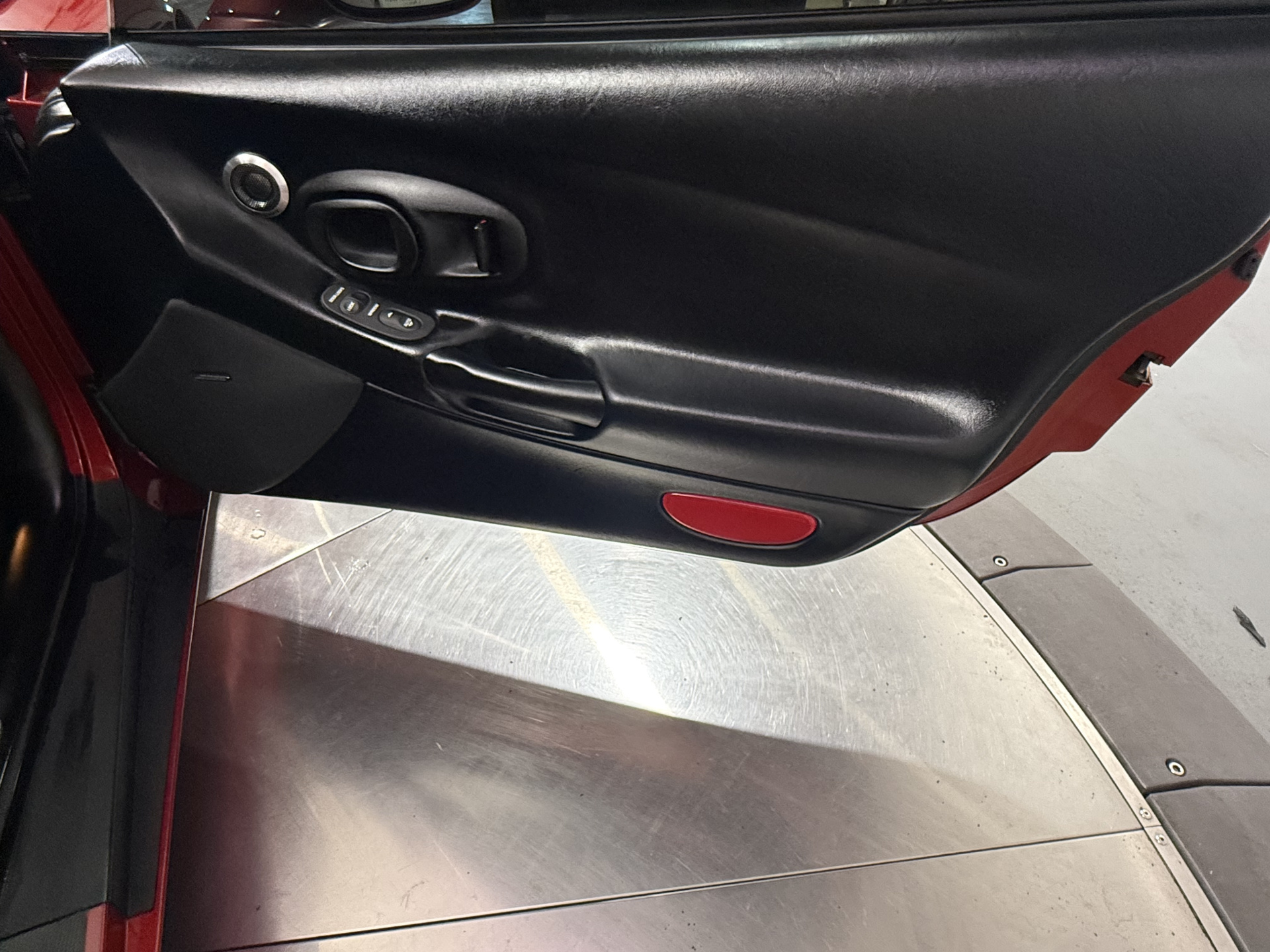 2004 Chevrolet Corvette photo 21