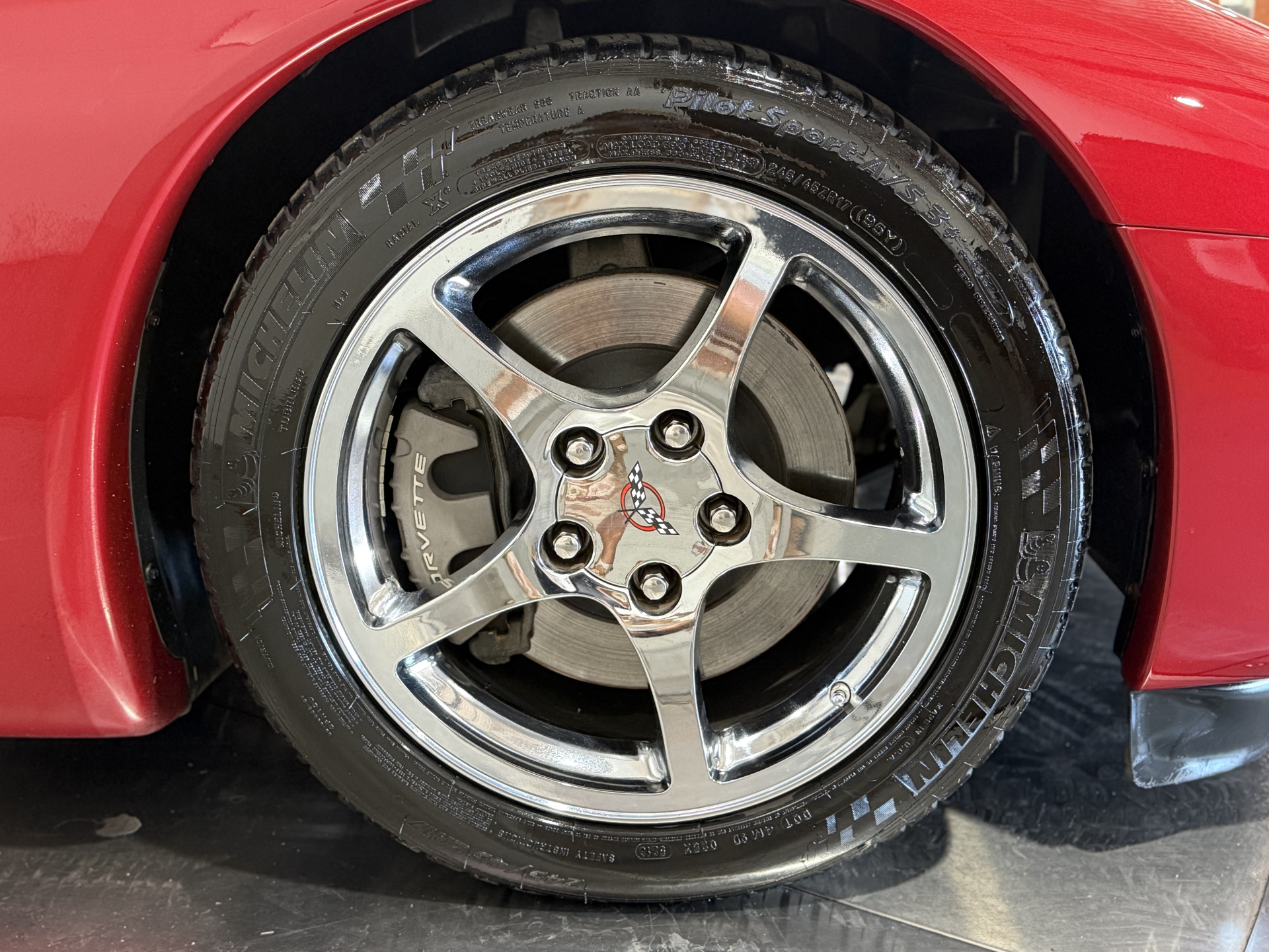 2004 Chevrolet Corvette photo 26