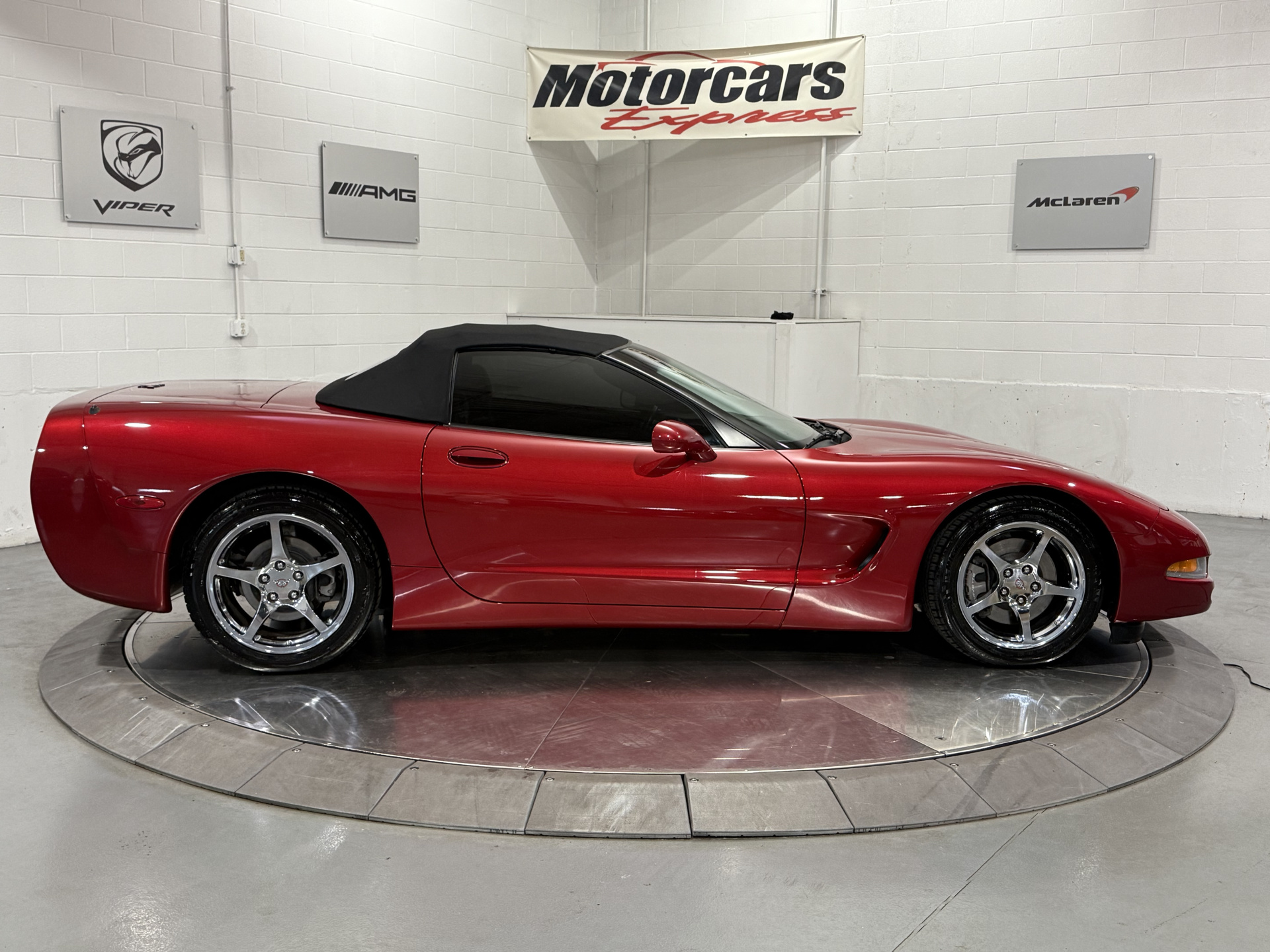 2004 Chevrolet Corvette photo 6