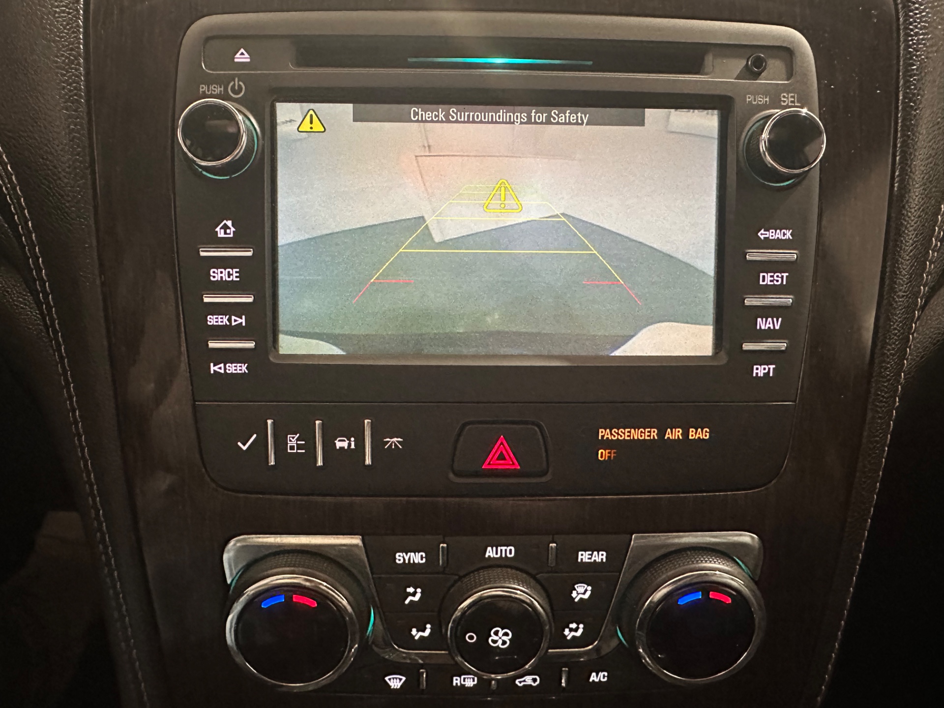 2016 Chevrolet Traverse 2LT - Photo 18