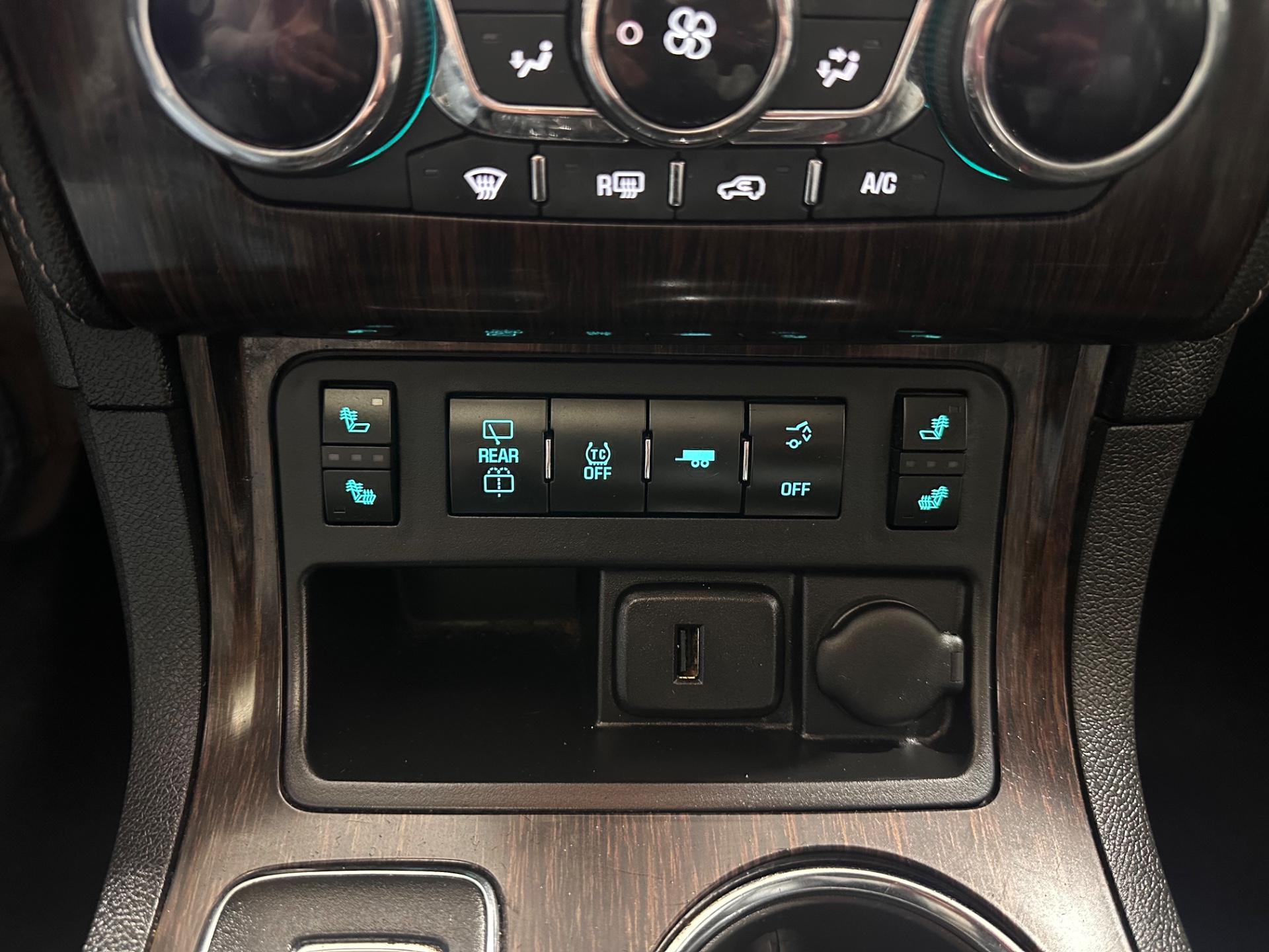 2016 Chevrolet Traverse 2LT - Photo 20