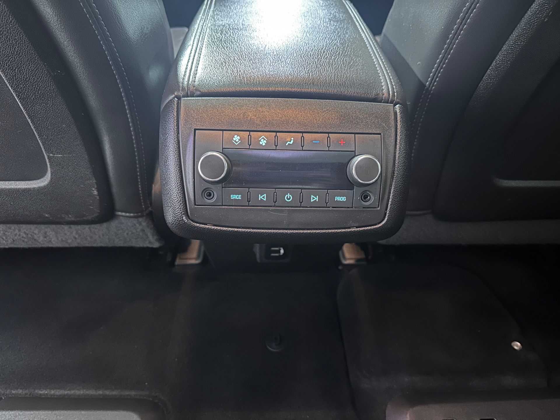 2016 Chevrolet Traverse 2LT - Photo 25