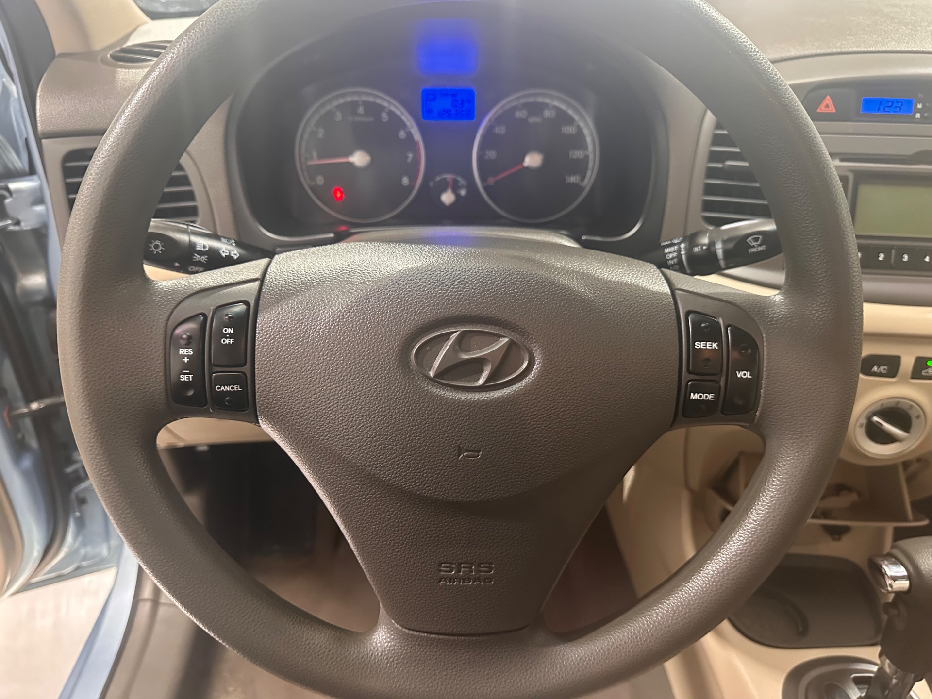 2011 Hyundai Accent GLS - Photo 11