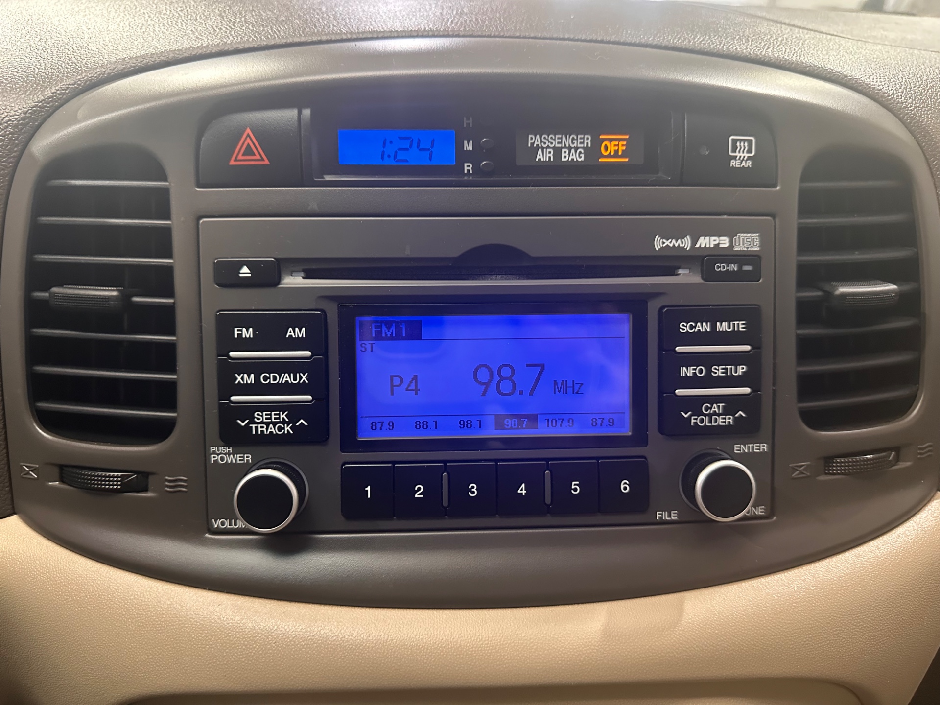 2011 Hyundai Accent GLS - Photo 15