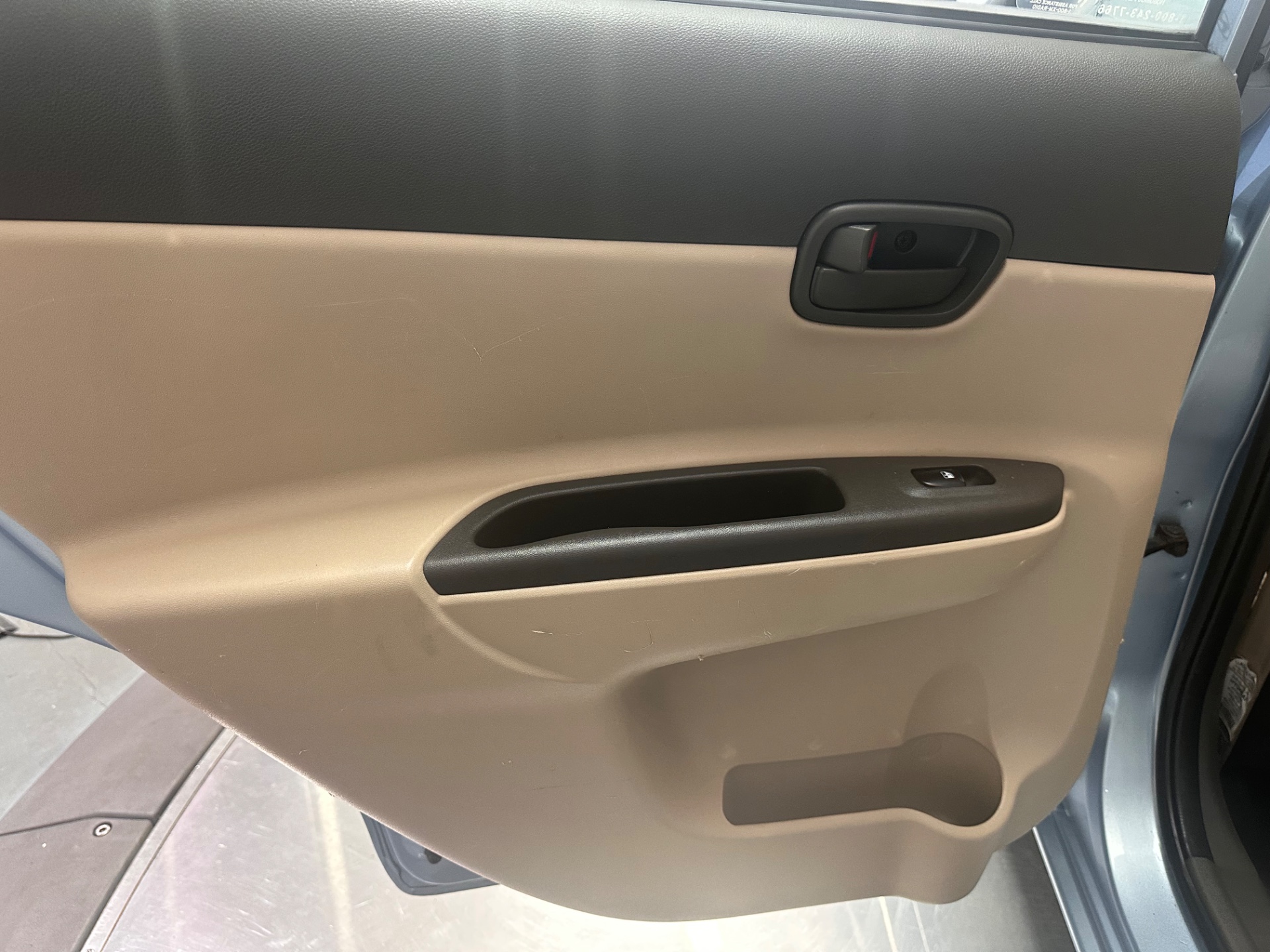 2011 Hyundai Accent GLS - Photo 17