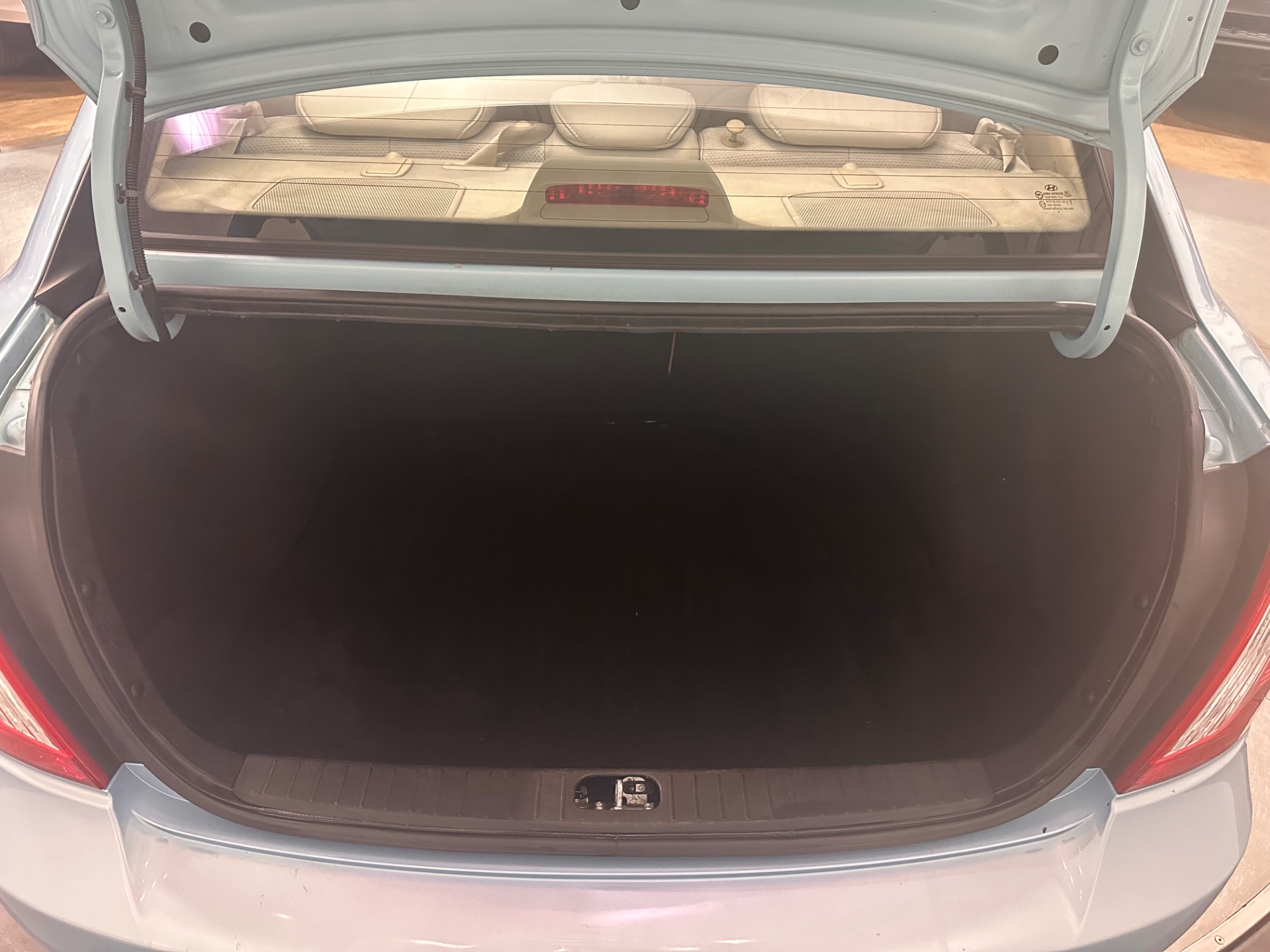 2011 Hyundai Accent GLS - Photo 23