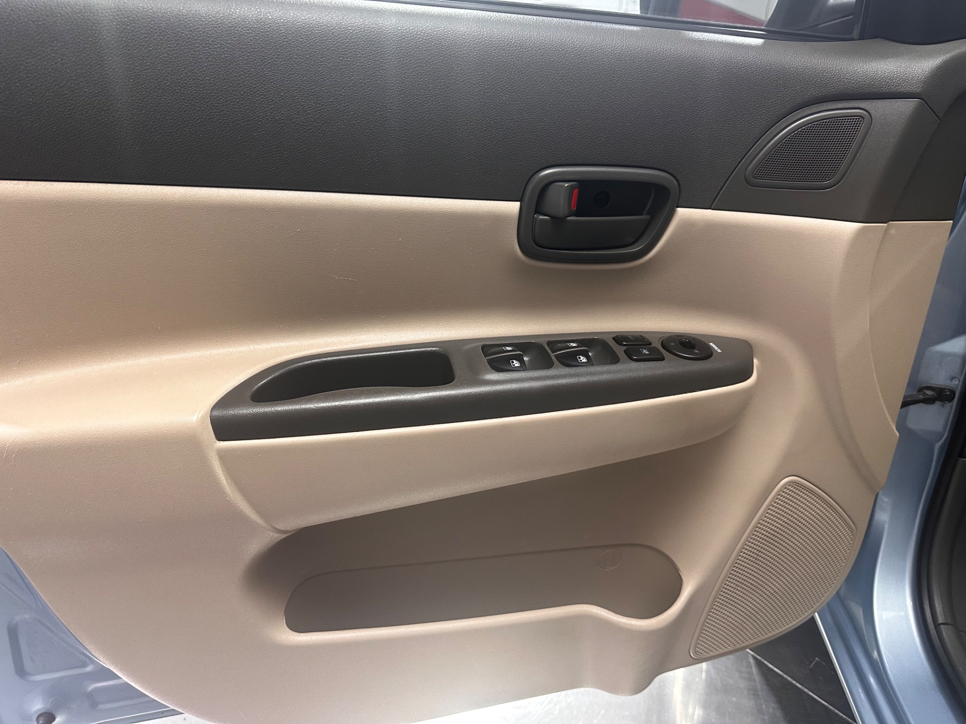 2011 Hyundai Accent GLS - Photo 9