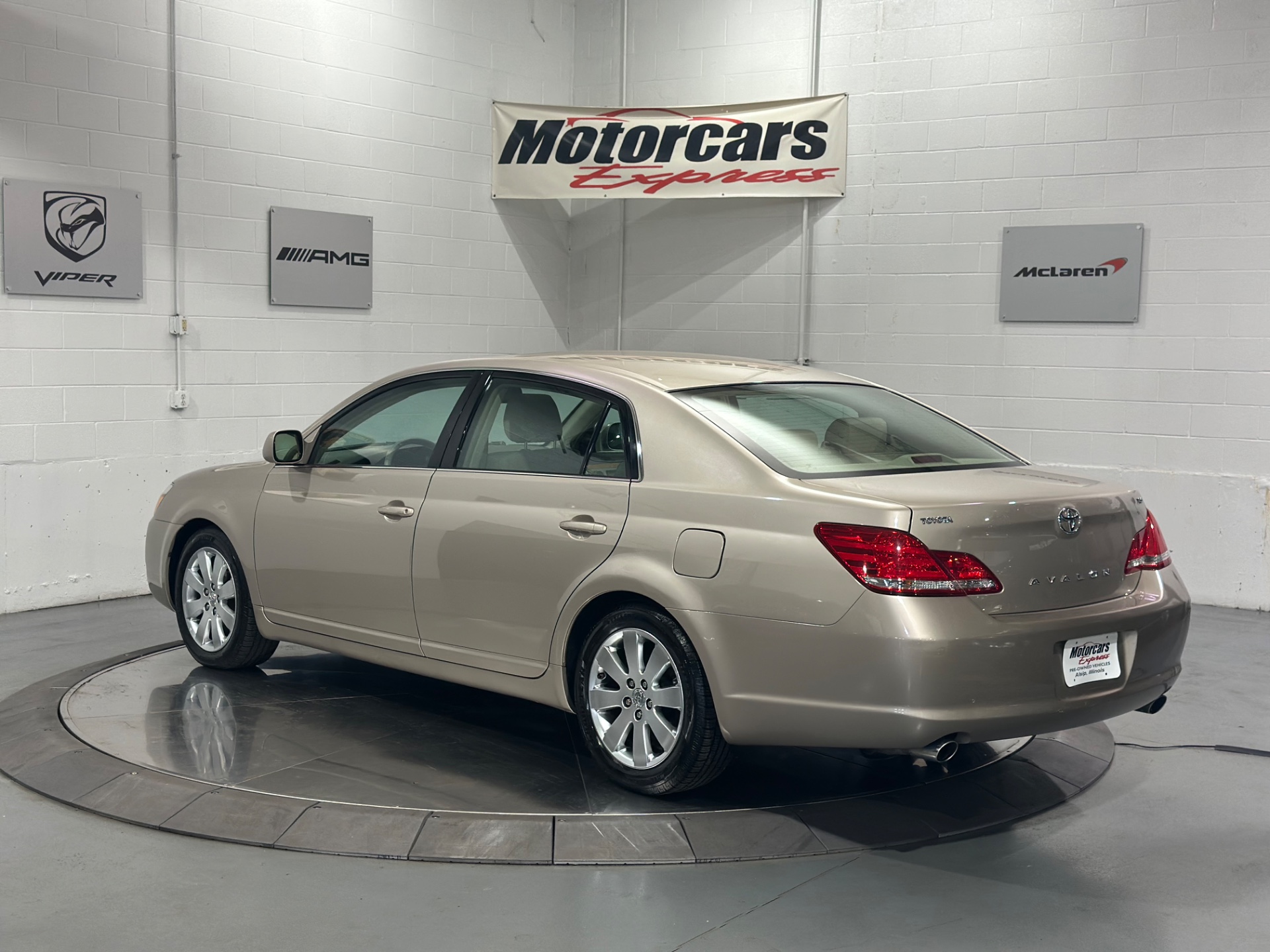 2007 Toyota Avalon XLS photo 3