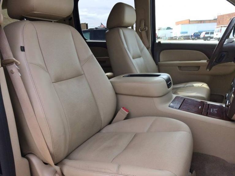 Used-2010-Chevrolet-Suburban-LTZ-1500-4x4-4dr-SUV