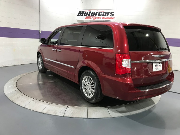 Used-2013-Chrysler-Town-and-Country-Touring-L