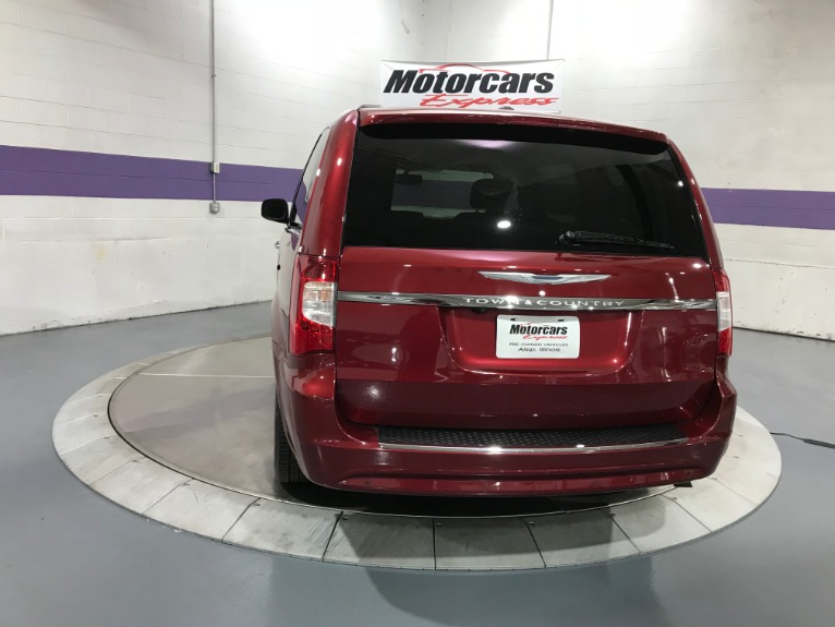 Used-2013-Chrysler-Town-and-Country-Touring-L