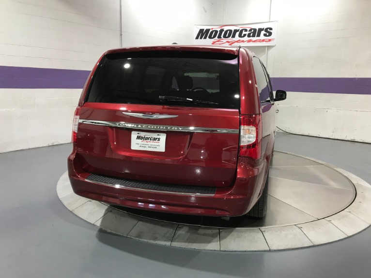 Used-2013-Chrysler-Town-and-Country-Touring-L