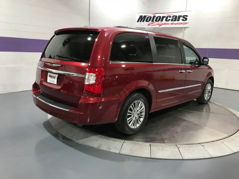 Used-2013-Chrysler-Town-and-Country-Touring-L