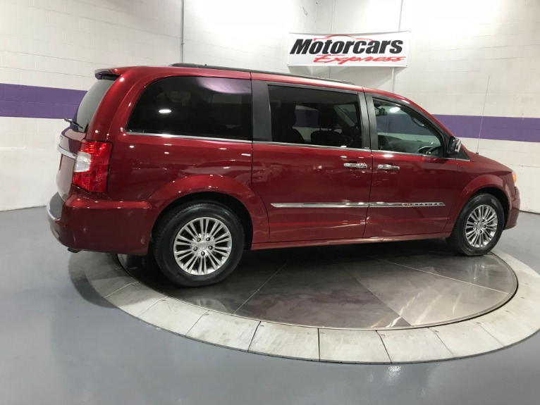 Used-2013-Chrysler-Town-and-Country-Touring-L