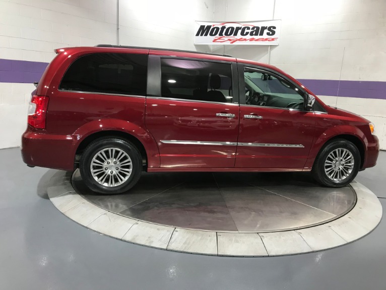 Used-2013-Chrysler-Town-and-Country-Touring-L