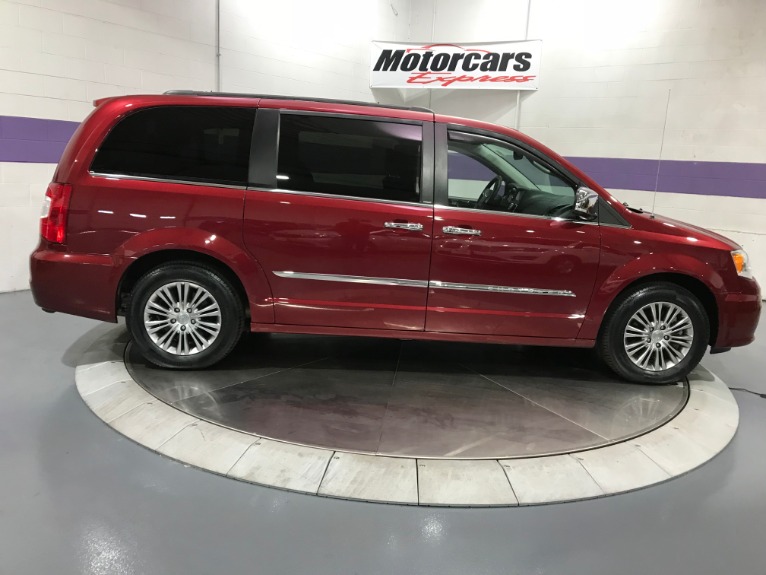 Used-2013-Chrysler-Town-and-Country-Touring-L