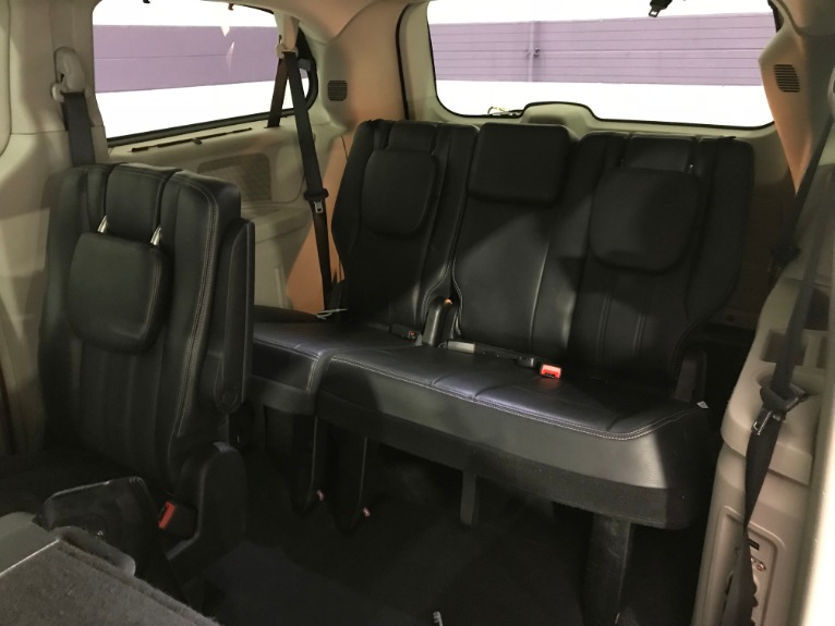 Used-2013-Chrysler-Town-and-Country-Touring-L