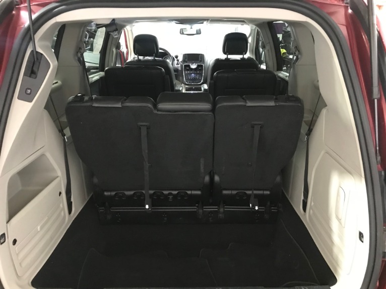 Used-2013-Chrysler-Town-and-Country-Touring-L