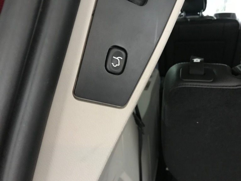 Used-2013-Chrysler-Town-and-Country-Touring-L