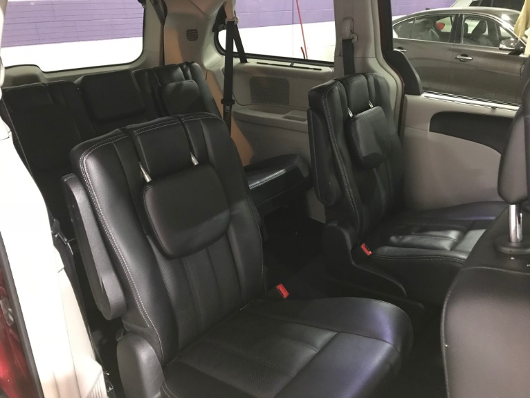 Used-2013-Chrysler-Town-and-Country-Touring-L