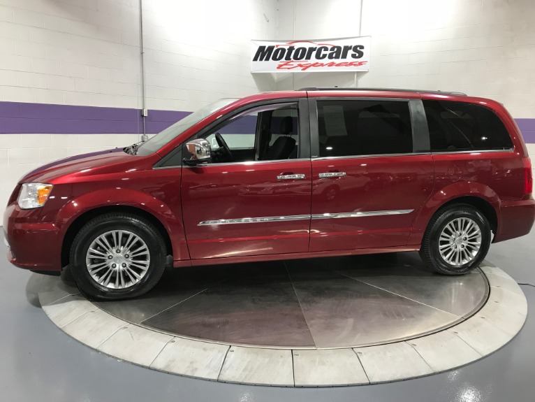 Used-2013-Chrysler-Town-and-Country-Touring-L