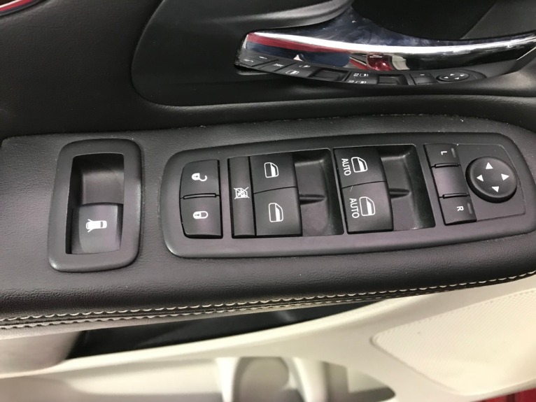 Used-2013-Chrysler-Town-and-Country-Touring-L