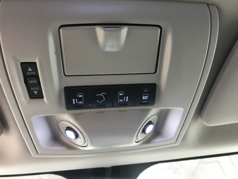 Used-2013-Chrysler-Town-and-Country-Touring-L