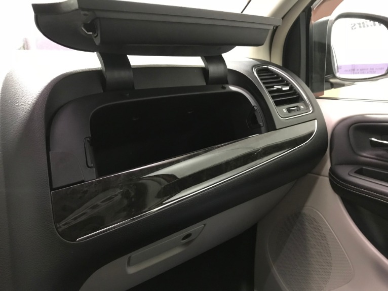 Used-2013-Chrysler-Town-and-Country-Touring-L