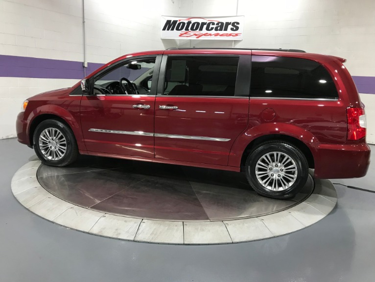 Used-2013-Chrysler-Town-and-Country-Touring-L