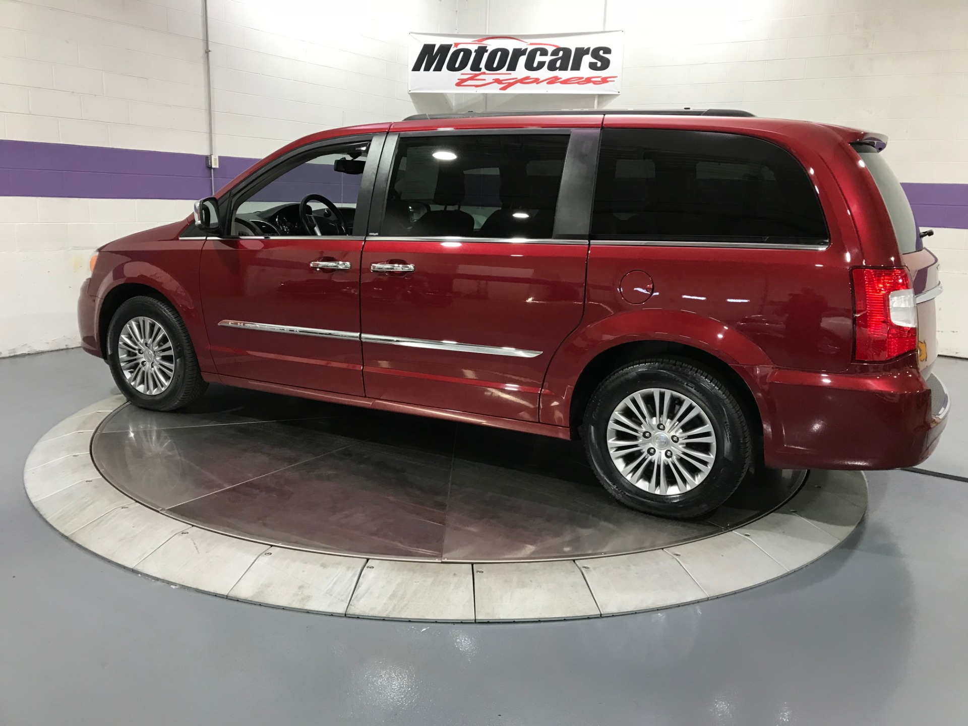 2013 Chrysler Town and Country TouringL Stock 24589 for