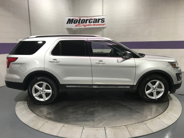 Used-2016-Ford-Explorer-XLT-AWD