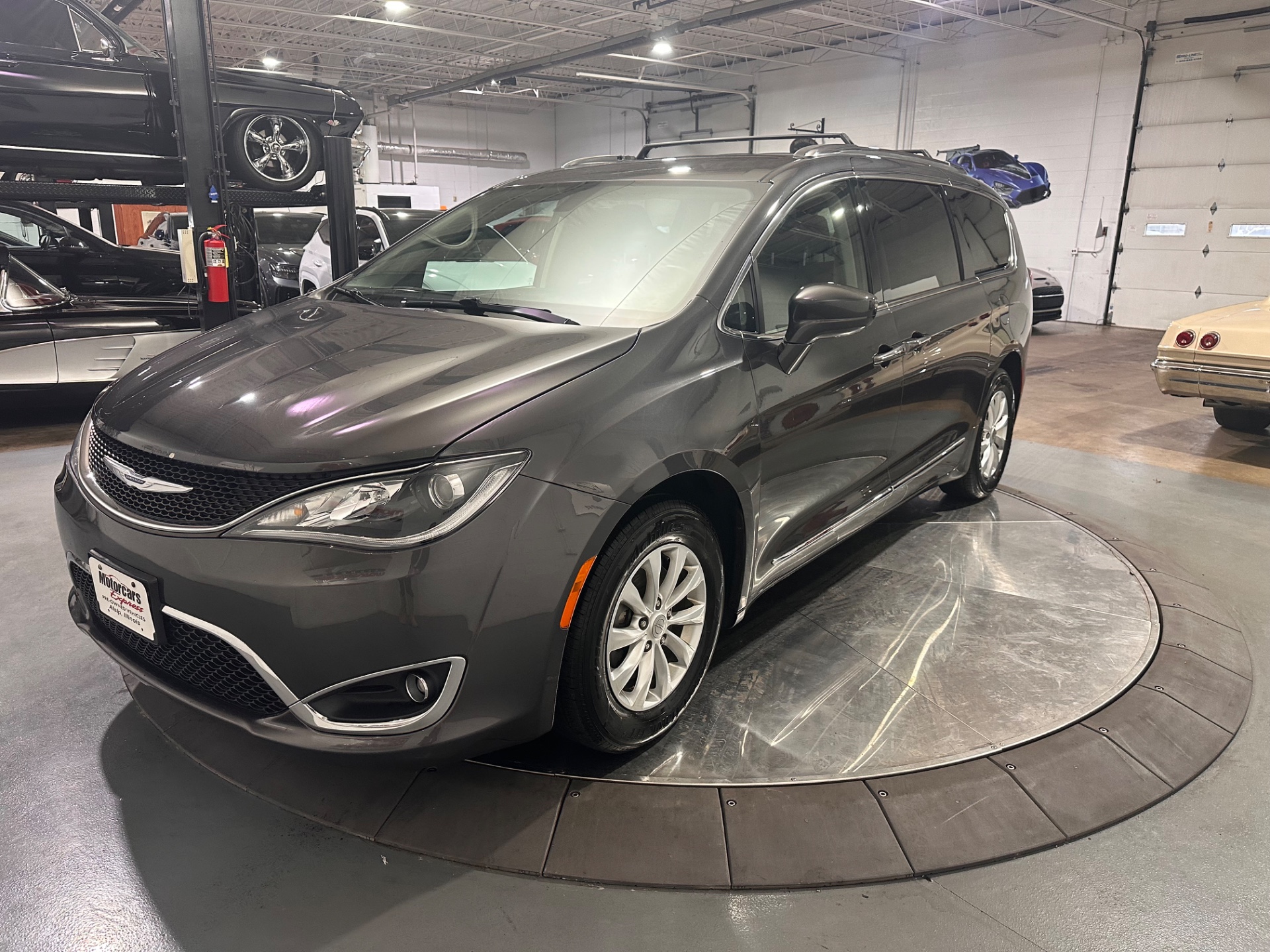 2019 Chrysler Pacifica Touring L's photo
