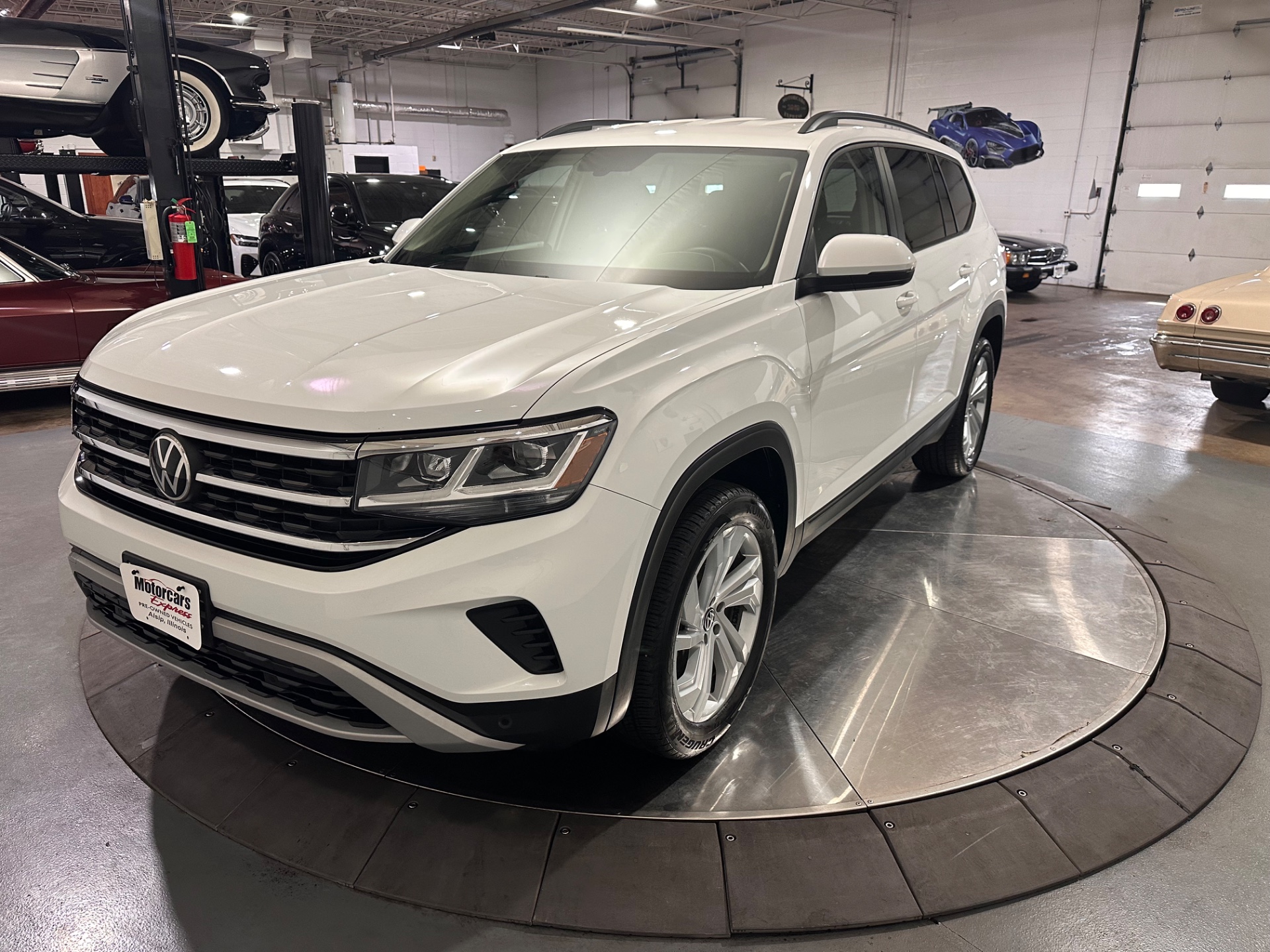 2022 Volkswagen Atlas 3.6L SE w/Tech 4MOTION's photo