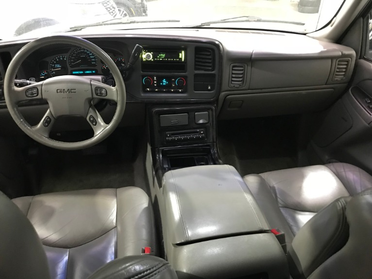 Used-2004-GMC-Yukon-Denali-AWD-Limited-Edition