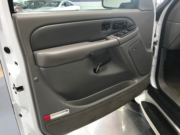 Used-2004-GMC-Yukon-Denali-AWD-Limited-Edition