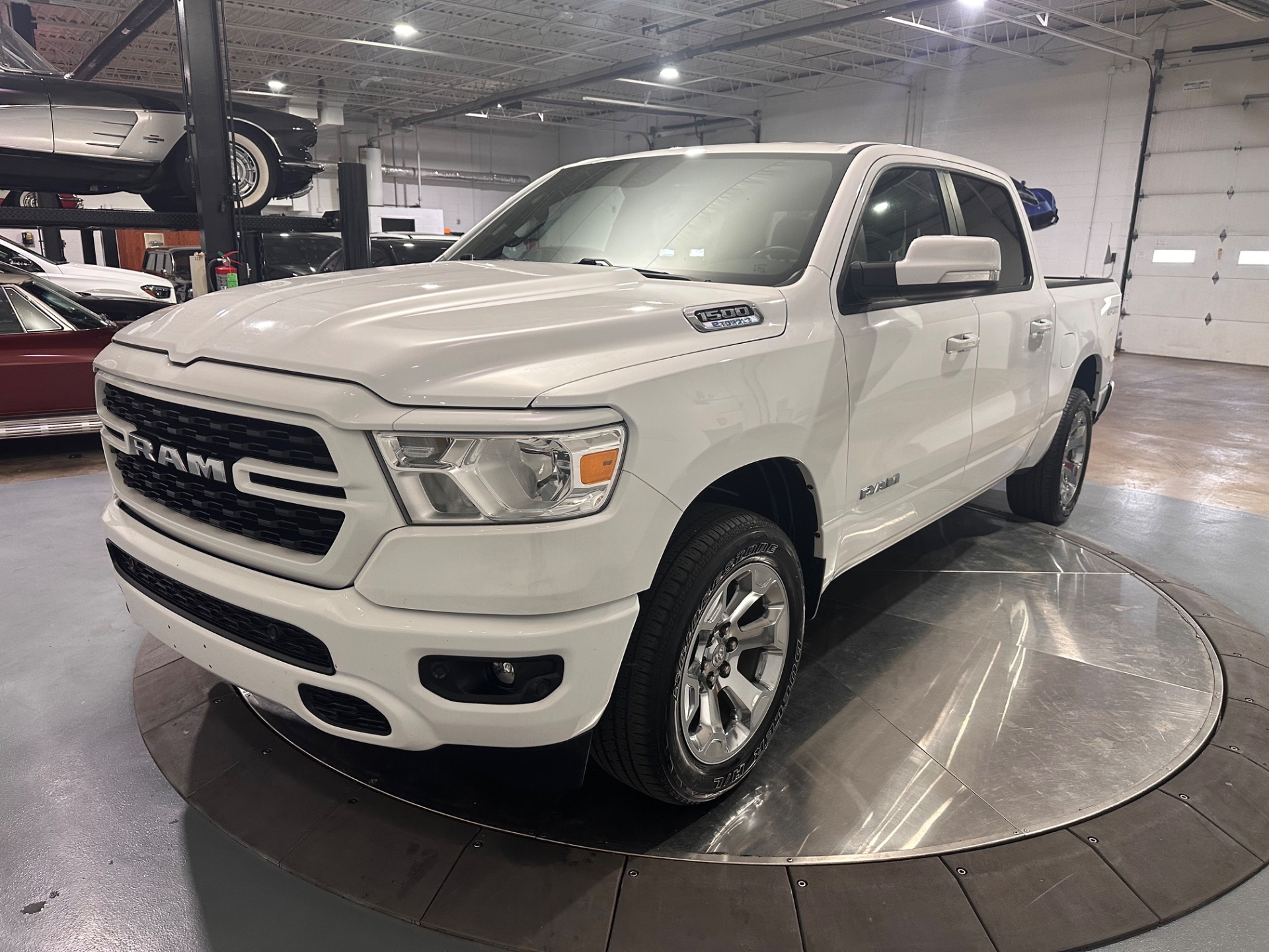 2022 RAM 1500 Big Horn/Lone Star 4x4 Crew Cab 5'7's photo