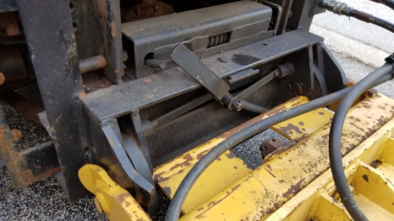 Used-2004-GMC-C6500-TRUCK-C6C042