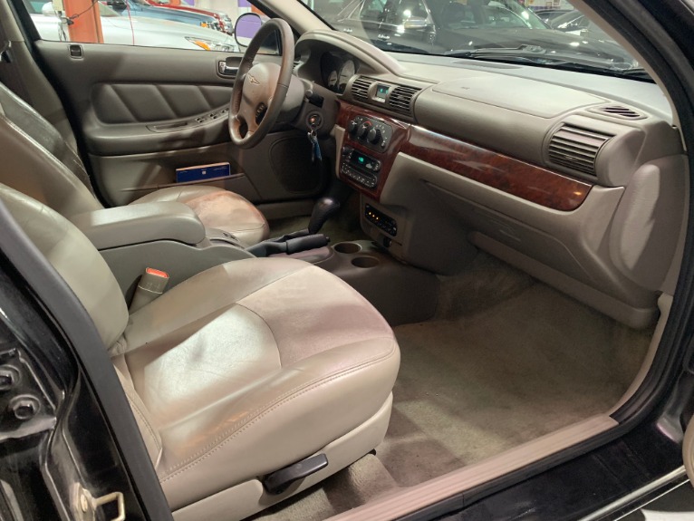 Used-2003-Chrysler-Sebring-LXi