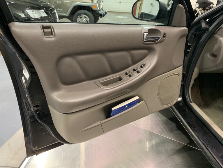 Used-2003-Chrysler-Sebring-LXi