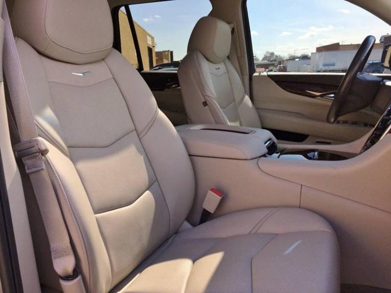 Used-2015-Cadillac-Escalade-Premium-4x4-4dr-SUV
