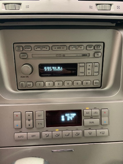 Used-2004-Lincoln-Navigator-Luxury