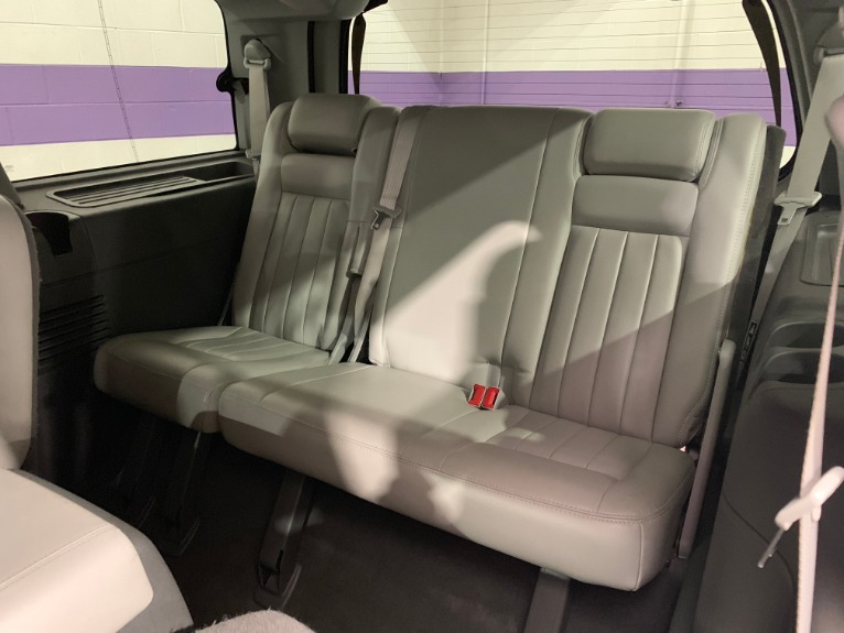 Used-2004-Lincoln-Navigator-Luxury