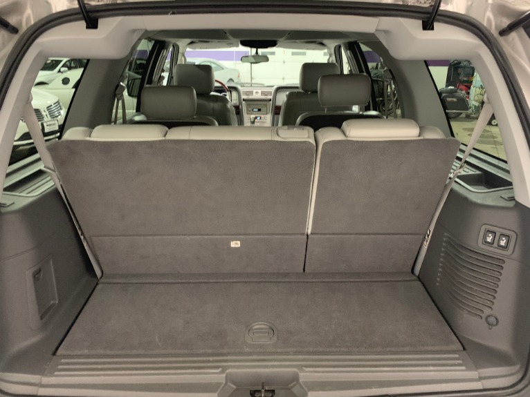 Used-2004-Lincoln-Navigator-Luxury