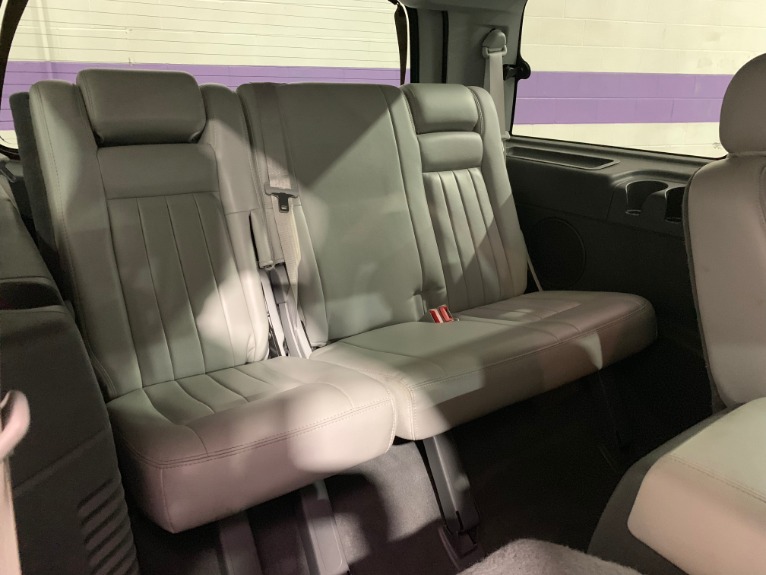 Used-2004-Lincoln-Navigator-Luxury