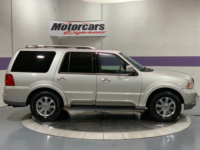 Used-2004-Lincoln-Navigator-Luxury