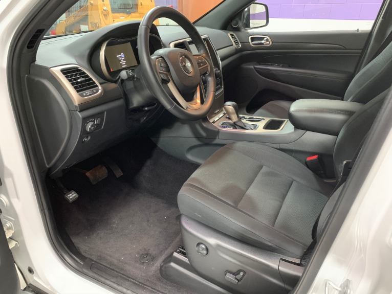 Used-2016-Jeep-Grand-Cherokee-Laredo