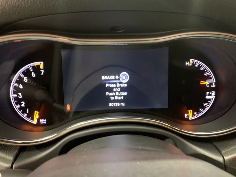 Used-2016-Jeep-Grand-Cherokee-Laredo