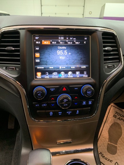 Used-2016-Jeep-Grand-Cherokee-Laredo