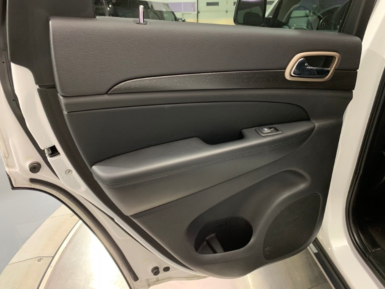 Used-2016-Jeep-Grand-Cherokee-Laredo