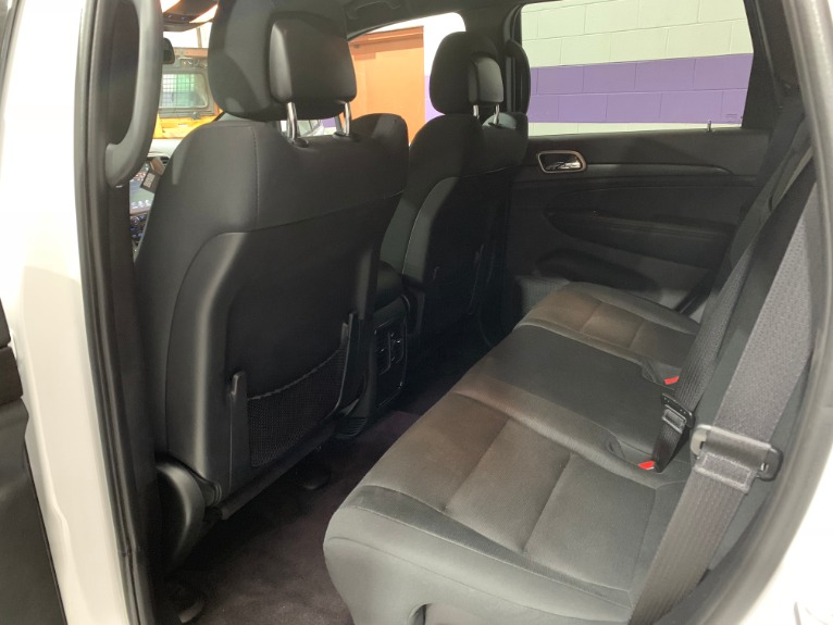 Used-2016-Jeep-Grand-Cherokee-Laredo